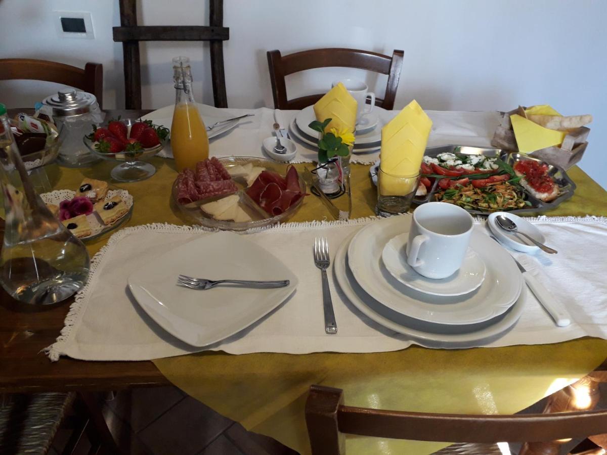 הוילה מונטיקיילו Agriturismo Campo Alla Piana מראה חיצוני תמונה